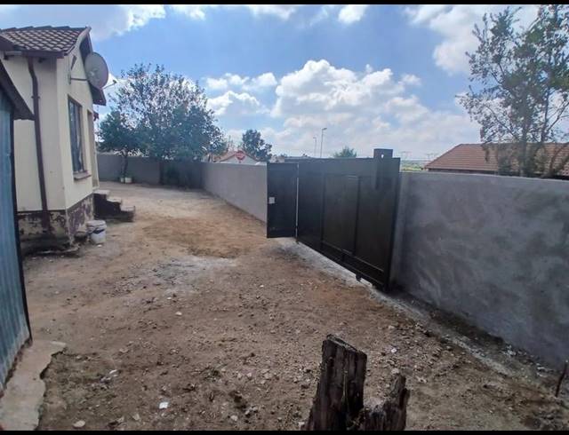 3 BEDROOM HOUSE FOR SALE IN OLIEVENHOUTBOS